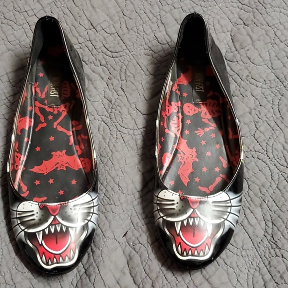 Iron Fist Shoes Iron Fist Cat Size 9 Flats Poshmark